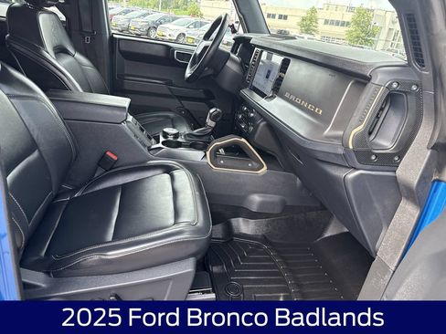 Used 2025 Ford Bronco Badlands AWD/4WD image 13