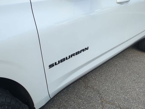 Used 2025 Chevrolet Suburban Z71 AWD/4WD image 31