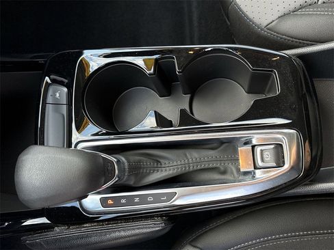 Used 2024 Chevrolet Trax LT w/ Driver Confidence Package image 20