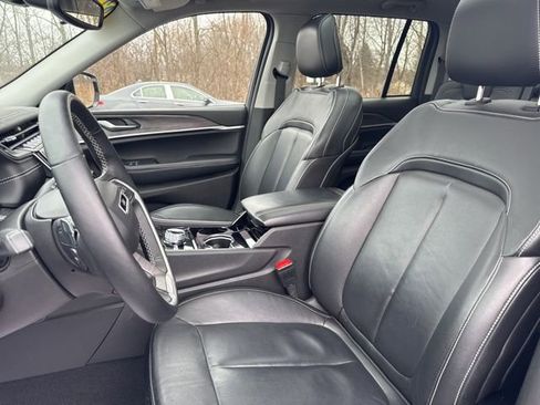 Used 2022 Jeep Grand Cherokee Limited image 12