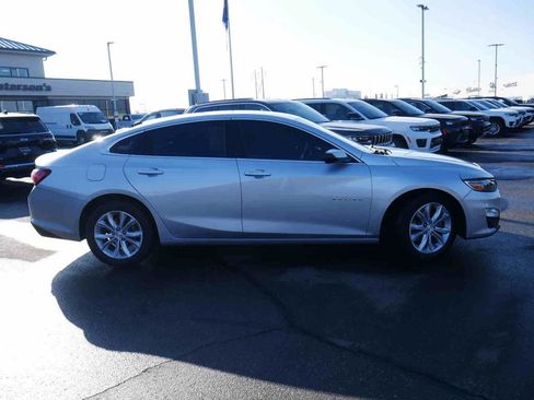 Used 2022 Chevrolet Malibu LT image 21