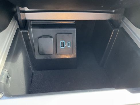 Used 2023 Ford Explorer XLT w/ Equipment Group 202A image 14