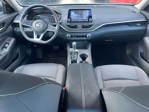 Used 2025 Nissan Altima 2.5 SV image 41