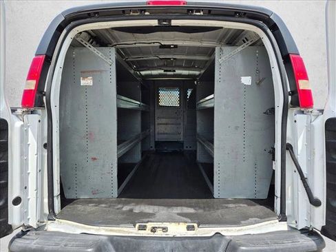 Used 2015 Chevrolet Express 2500 RWD image 6