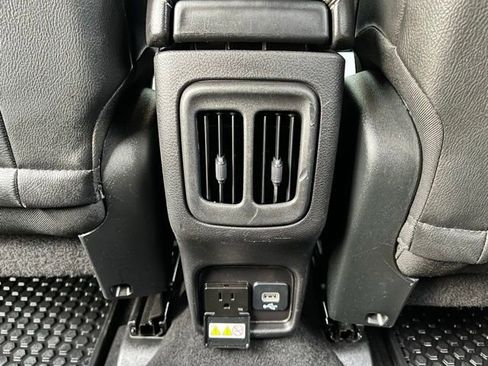 Used 2019 Jeep Compass Latitude w/ Cold Weather Group AWD/4WD image 18