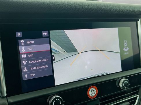 Certified 2025 Porsche Macan image 17