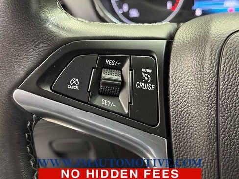 Used 2022 Buick Encore Preferred image 37