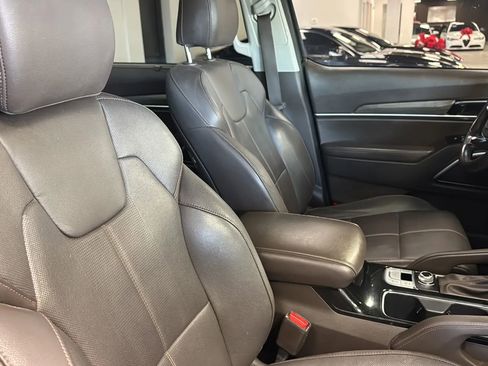 Used 2021 Kia Telluride SX w/ Towing Package AWD/4WD image 11