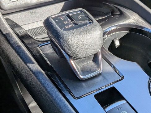 Used 2021 Nissan Rogue SV image 15