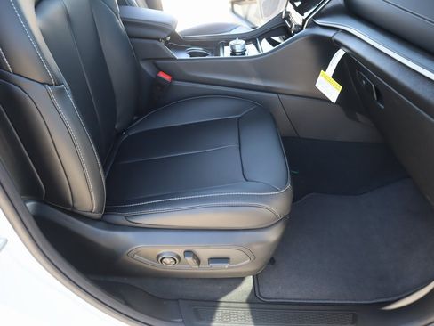 New 2025 Jeep Grand Cherokee Limited image 14