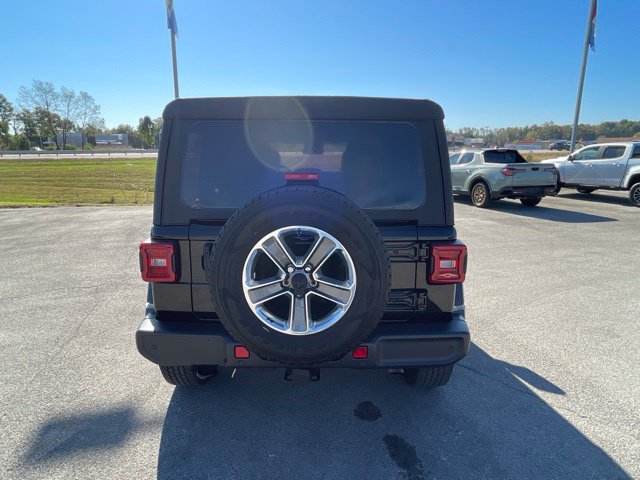 Used 2022 Jeep Wrangler Unlimited Sahara w/ Cold Weather Group AWD/4WD image 8