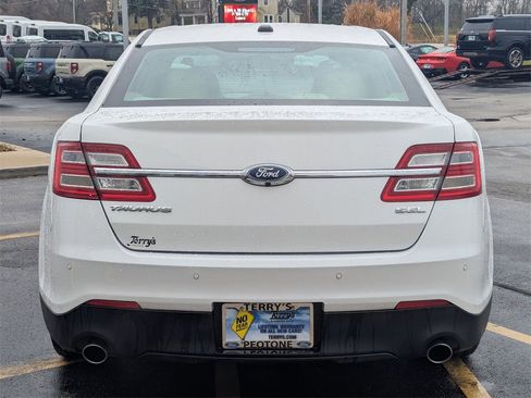 Used 2018 Ford Taurus SEL image 4
