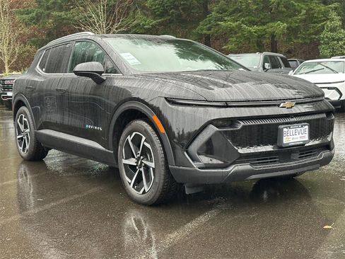 New 2026 Chevrolet Equinox EV LT image 7