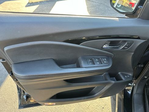 Used 2019 Honda Pilot Elite image 18