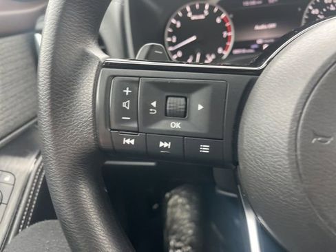 Used 2022 Nissan Rogue SV image 29
