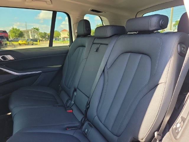 Used 2020 BMW X7 xDrive40i w/ Cold Weather Package AWD/4WD image 12