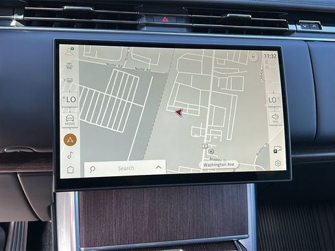 New 2025 Land Rover Range Rover SE image 15