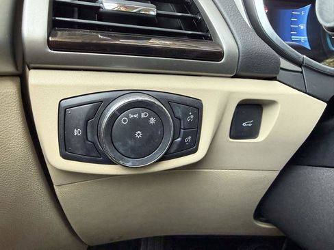 Used 2015 Ford Fusion SE w/ Equipment Group 202A image 23