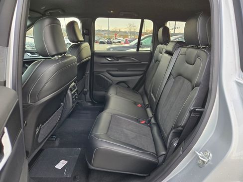 New 2025 Jeep Grand Cherokee Altitude image 26