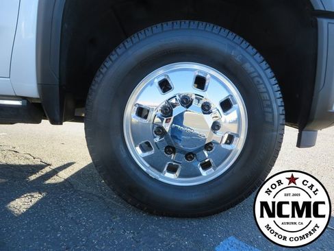 Used 2024 GMC Sierra 3500 Denali Ultimate image 10