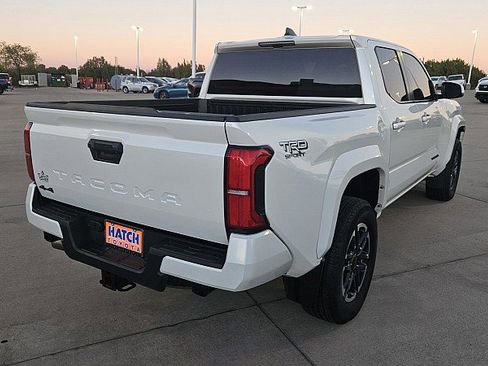 Used 2024 Toyota Tacoma TRD Sport image 5
