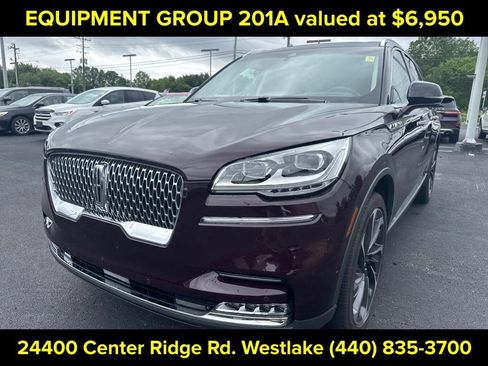 Used 2023 Lincoln Aviator Reserve w/ Equipment Group 201A AWD/4WD image 3
