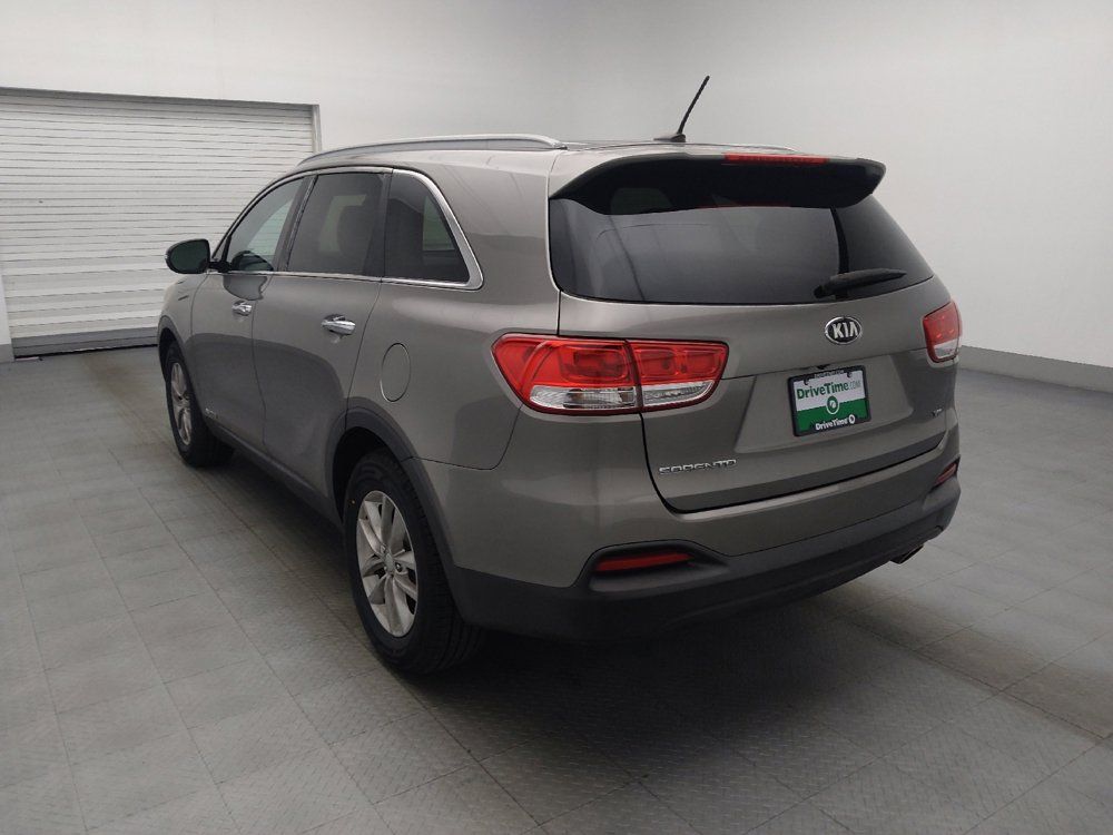 Used 2017 Kia Sorento AWD image 5
