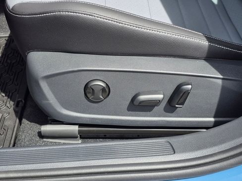 New 2026 Volkswagen Jetta SE FWD image 21