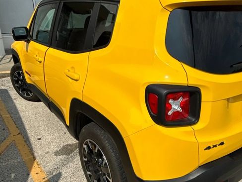 Used 2023 Jeep Renegade Trailhawk AWD/4WD image 5