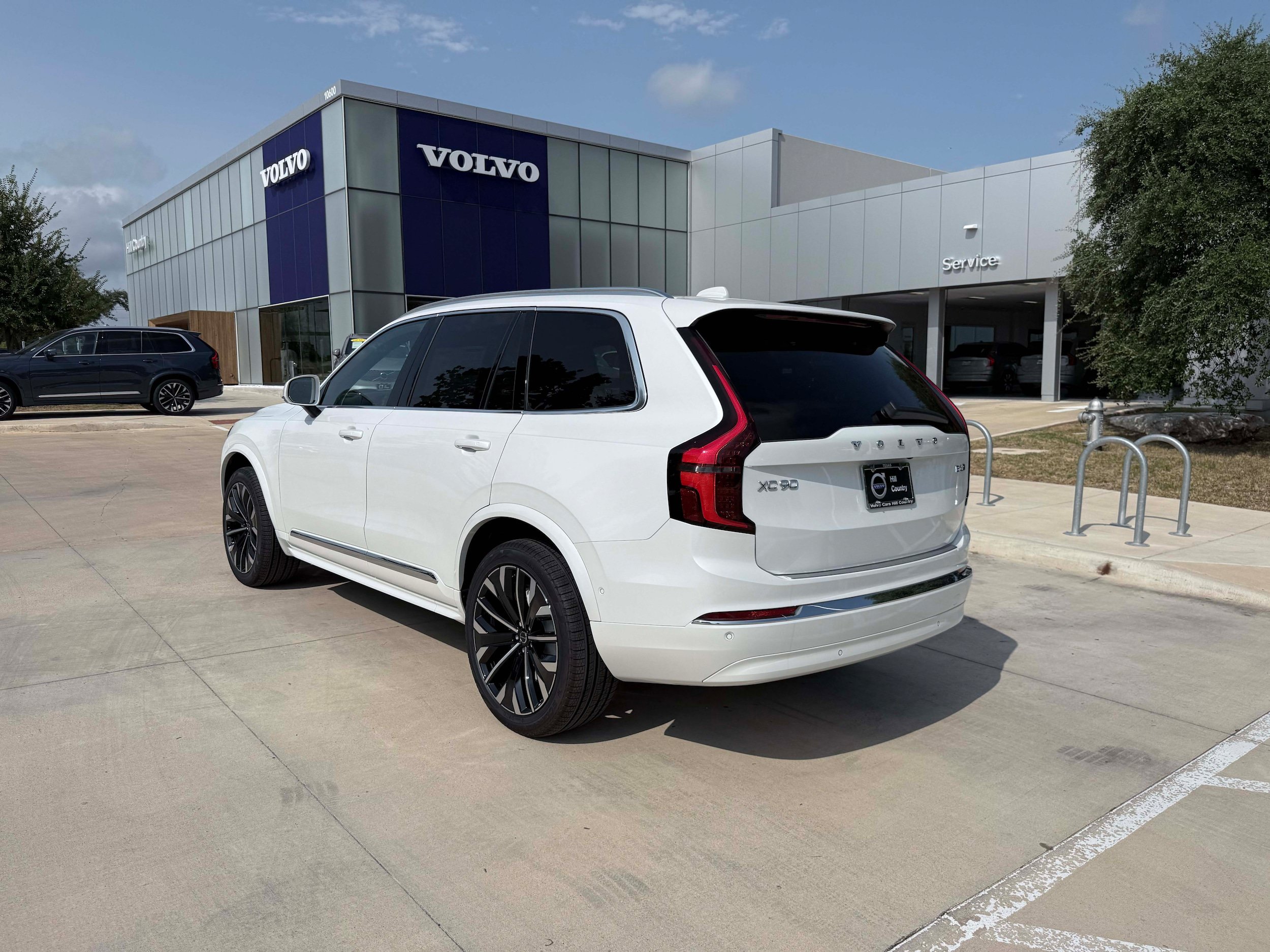 New 2026 Volvo XC90 B6 Plus w/ Protection Package Premier AWD/4WD image 4
