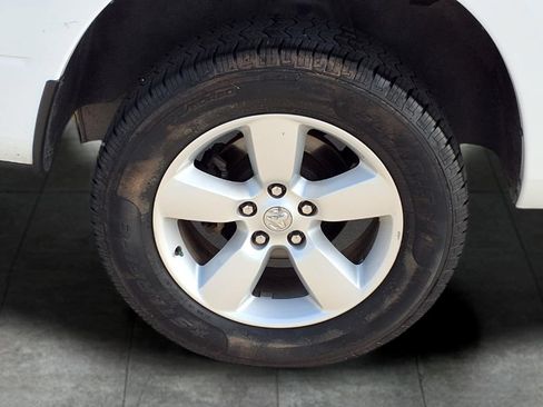Used 2024 RAM 1500 Classic SLT AWD/4WD image 9