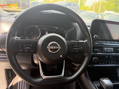 Used 2024 Nissan Pathfinder S FWD image 19