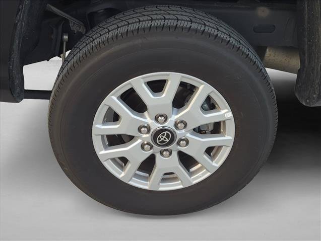 Certified 2025 Toyota Tacoma SR5 AWD/4WD image 7