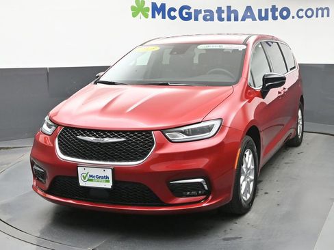 Used 2025 Chrysler Pacifica Select FWD image 18