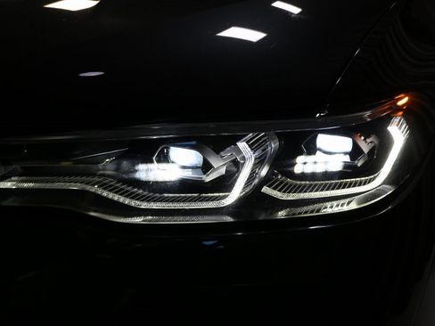 Used 2022 BMW X7 xDrive40i w/ Parking Assistance Package image 5