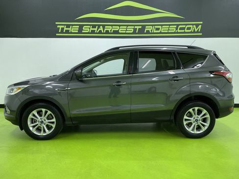 Used 2017 Ford Escape SE w/ Equipment Group 201A image 6