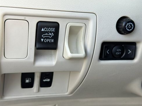 Used 2010 Lexus IS 350C RWD image 23