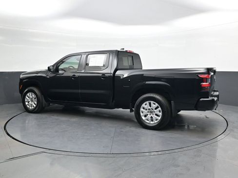 Used 2024 Nissan Frontier SV image 7