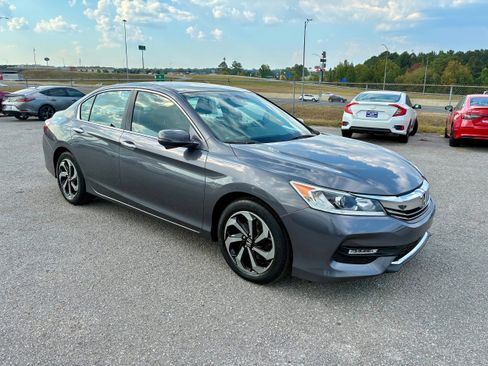 Used 2017 Honda Accord EX-L image 1