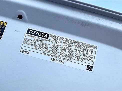 Used 2024 Toyota RAV4 Adventure image 34