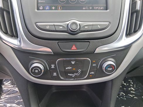 Used 2021 Chevrolet Equinox LT image 16