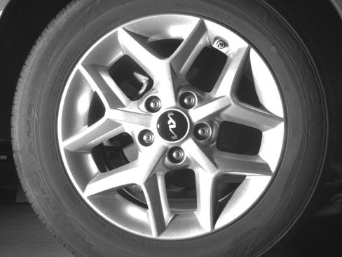 Used 2025 Kia Soul LX w/ LX Technology Package FWD image 14