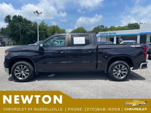 Used 2023 Chevrolet Silverado 1500 LT AWD/4WD image 34