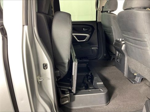 Used 2018 Nissan Titan SV w/ SV Convenience Package AWD/4WD image 38