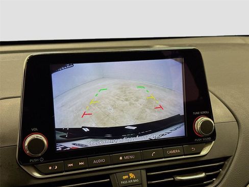 Used 2025 Nissan Altima 2.5 S FWD image 13