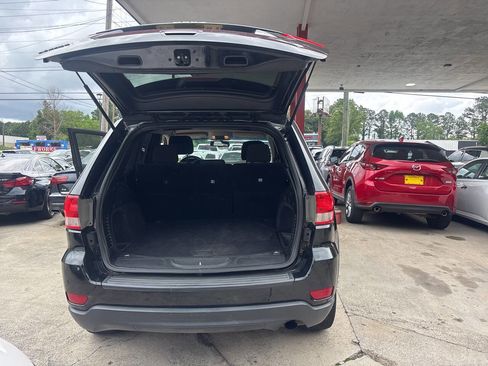 Used 2013 Jeep Grand Cherokee Laredo w/ Laredo E Group RWD image 14