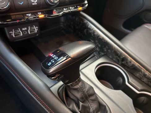 Certified 2023 Dodge Durango R/T RWD image 9