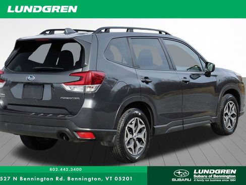 Used 2023 Subaru Forester Premium AWD/4WD image 3