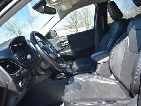 Used 2019 Jeep Cherokee Limited FWD image 27