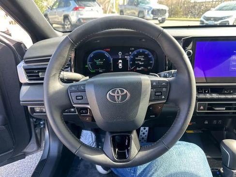Used 2025 Toyota Camry XSE FWD image 37